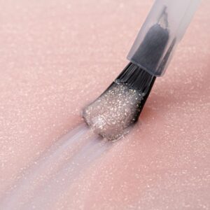 Żel do paznokci w butelce z pędzelkiem Bottle Gel Glitter AlleLac Nude Glimmer 15g