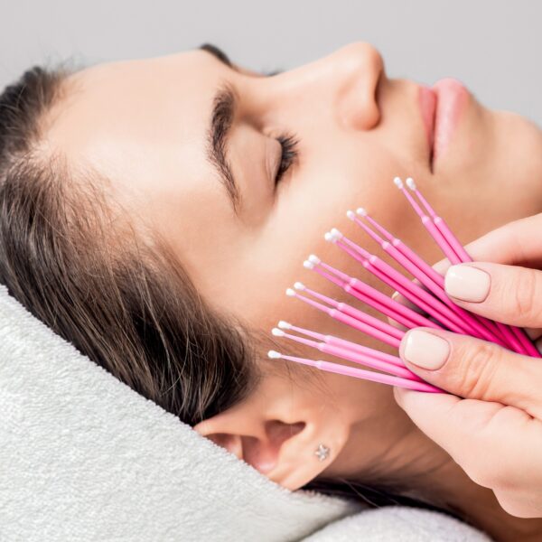 Mikroaplikatory Bezwłókienkowe 100szt. Microbrush Cylindryczne Różowe Moemi