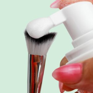 Pędzel do Mycia Oczyszczania Rzęs Moemi V Brush do Oczyszczania Rzęs