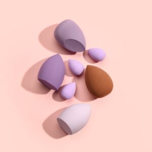 Różowa gąbka do makijażu ścięta łezka – blender do podkładu i pudru