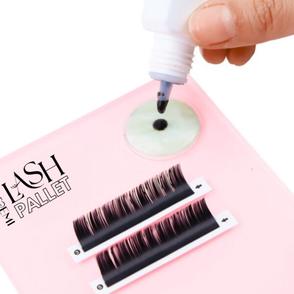 Lash Holder z Kamieniem Nefrytu Moemi