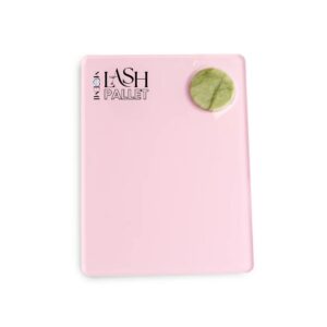 Lash Holder z Kamieniem Nefrytu Moemi