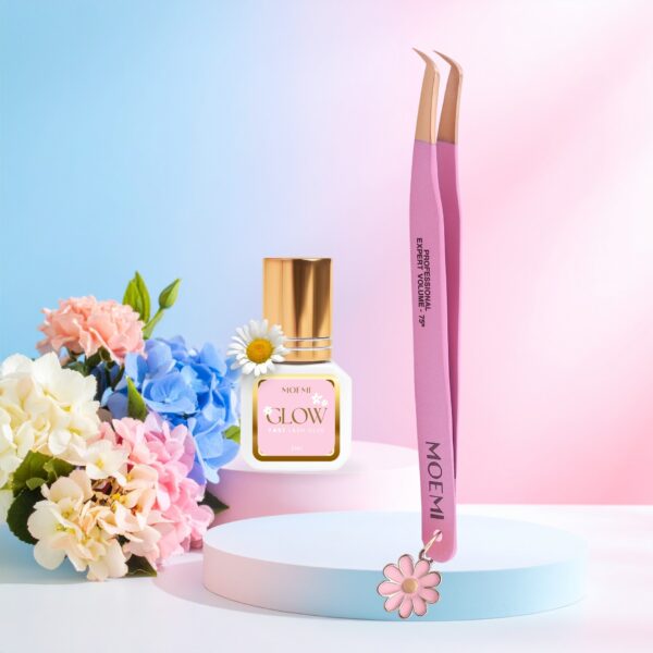 Slim Swan GLOW Moemi – różowa brokatowa pęseta do rzęs 75° z zawieszką